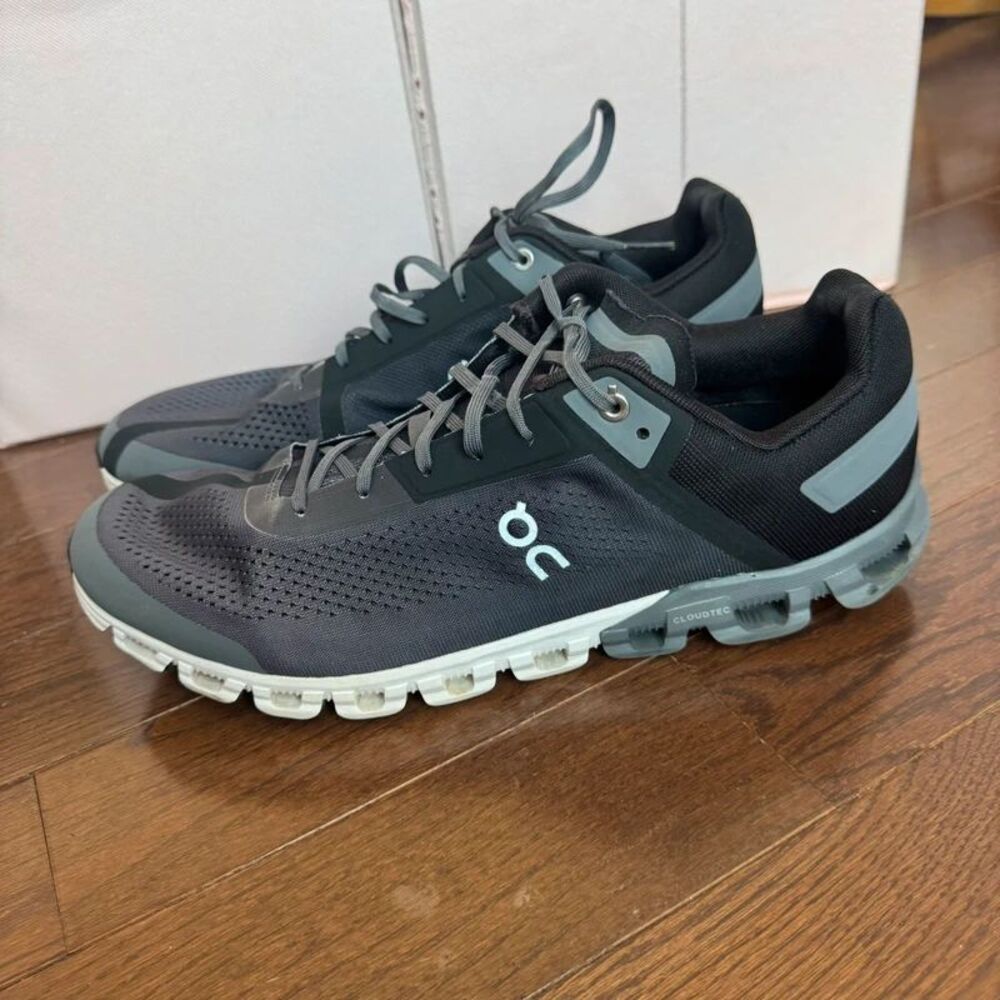 ON Cloudflow 3.0 Running Shoes Men's 13 Athletic Sneakers Shoes Gray Black